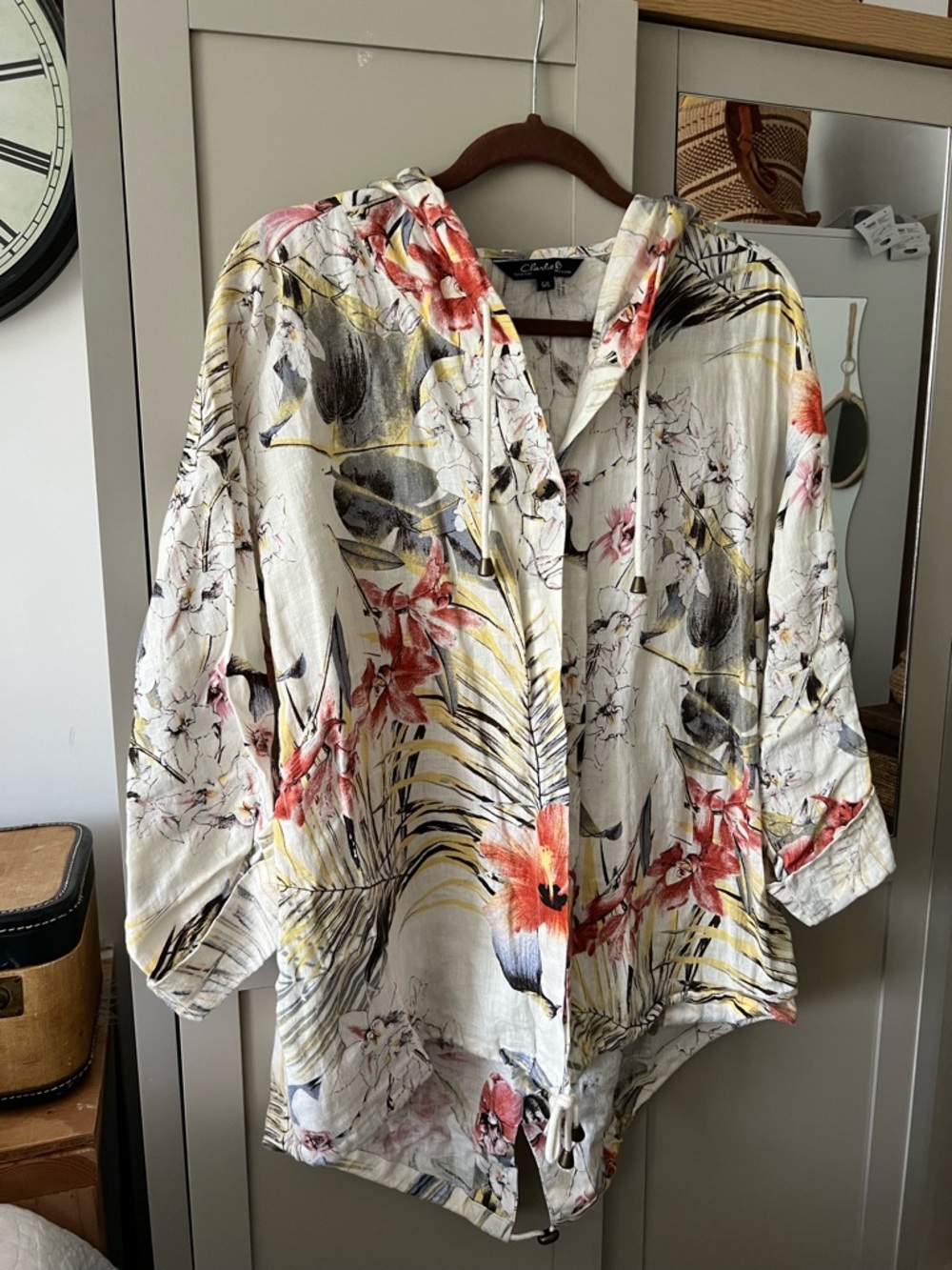 CHARLIE B Cream Hooded Floral Button-Front Top with Coral & Yellow Accents